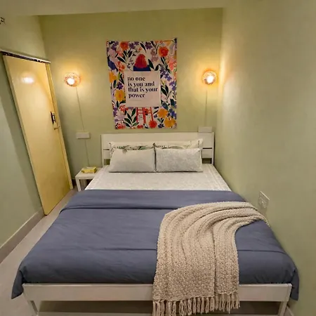 Apartment Pali Center, Bandra Calm Inside, Outside *