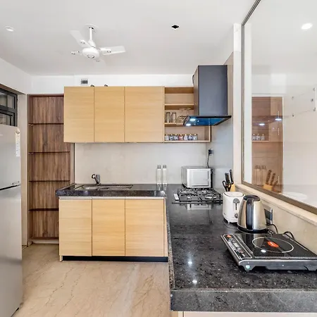 Capri Modern In Secure Bkc Complex W Wi-fi Apartment