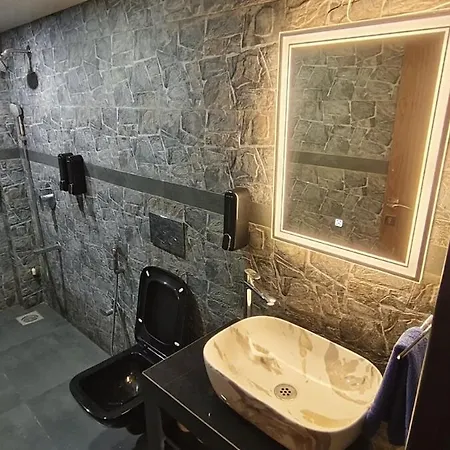 Apartment Bachis Nest Stylish 3bh Heritage Vibe