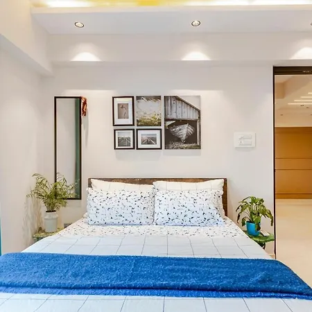 Blue Ice Lagoon L Urban Escape L Ocean View Apartment Mumbai