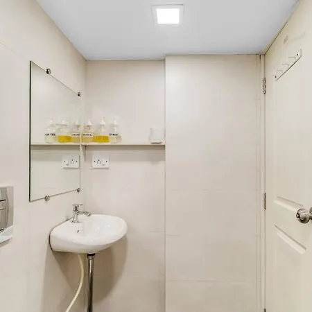 Maven Cozy Khar West 1bhk Near Bandra Apartment *