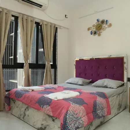 Ivy Downtown - 1 Bhk - Near Nesco And Sv Road *