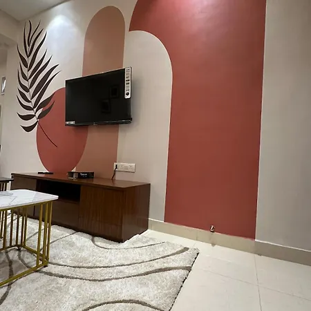 Enchante - 15 Mins From Lilavati & Nanavati Mumbai