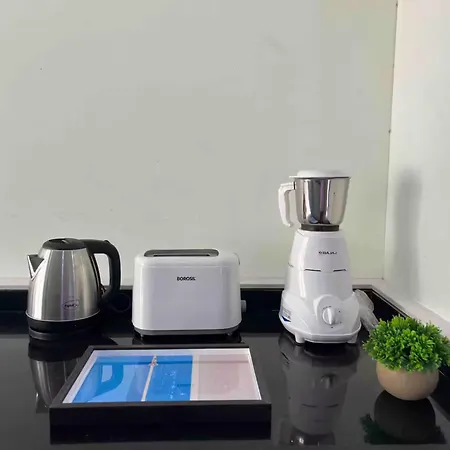 Connekthomes - Luxurious Modern Bliss In Bandra - 6br Apartment *