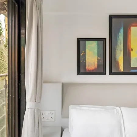 Athena Elegant 2bhk In Khar Gated Connected *