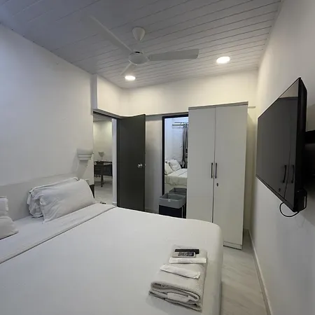 Calisto 2bhk Khar W Apartment