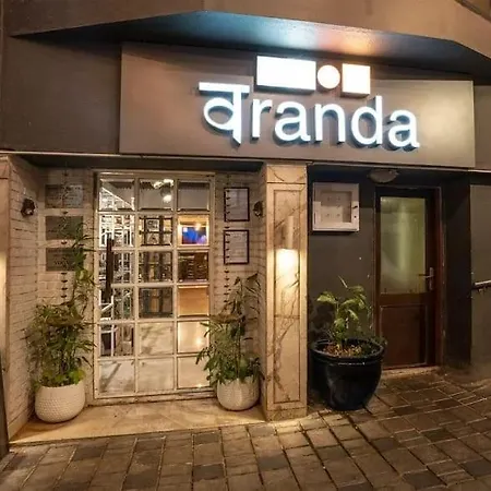 Spacious 1 Bed 2 Bath Bandra Balcony Wifi *