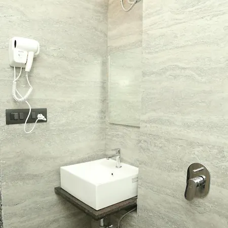 Ivy Downtown - 1 Bhk - Near Nesco And Sv Road Apartment Mumbai