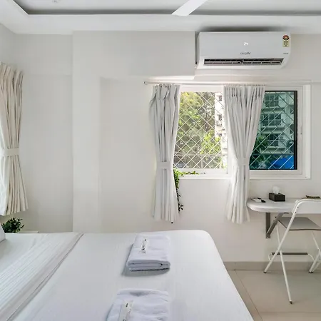 Lyon In Bandra W By Square One Apartment *