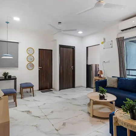 Luna: Chic Secure 1 Bhk In The Heart Of Bandra W