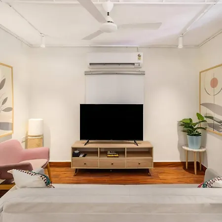 Apartment 48b Stylish 1bhk Khar With Swing Mumbai