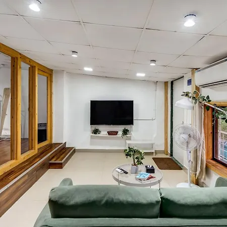 Glass House 1bhk In Khar W By Square One Apartment *