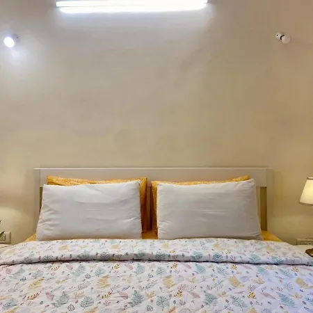 Spacious 1 Bed 2 Bath Bandra Balcony Wifi *