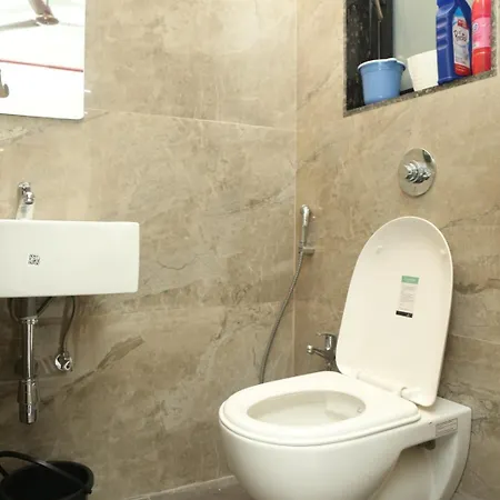 Apartment Ivy Downtown - 1 Bhk - Near Nesco And Sv Road