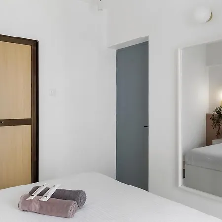 Apartment Evara 1bhk In Khar W By Square One *