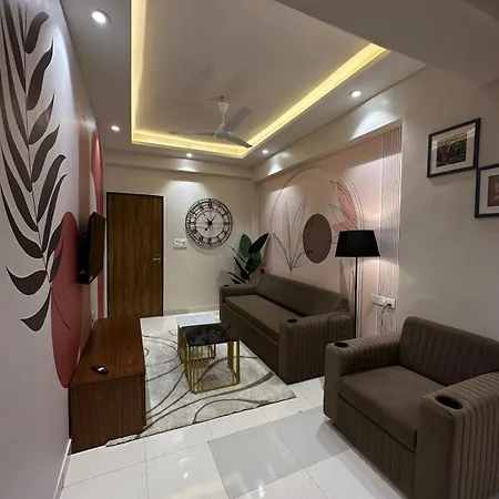 Enchante - 15 Mins From Lilavati & Nanavati