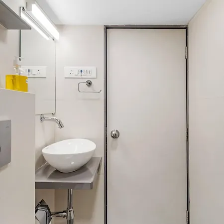 Sage - Cozy Chic Well-equipped In Bandra Apartment Mumbai