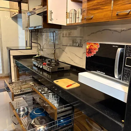 Luxury 2bhk , 5 Min To Bkc , Fast Wifi Apartment Mumbai