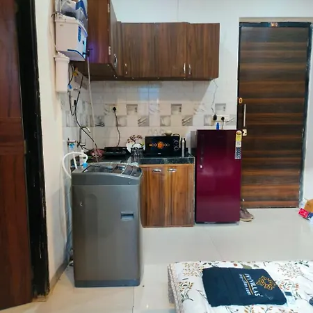 Apartment Iss 506 Private With Balcony Andheri West *