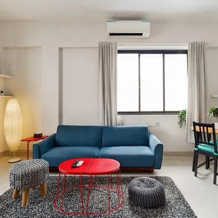 Quirky 1bhk In Bandra W By Square One * Mumbai