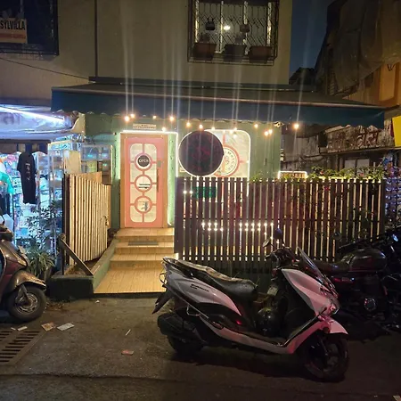 The Henrys House 1bhk Chapel Road Apartment