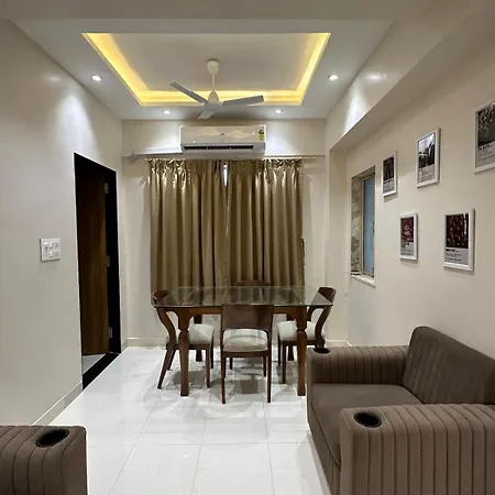 Enchante - 15 Mins From Lilavati & Nanavati *