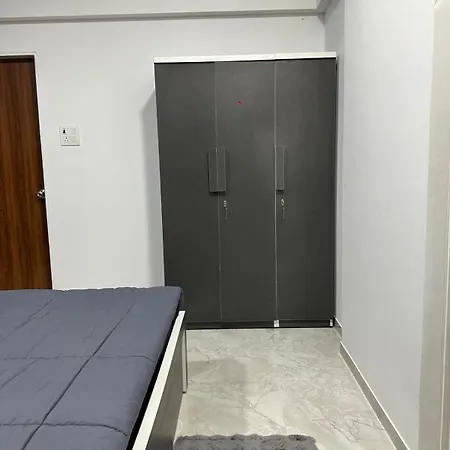 Apartment Rahuls Oasis *