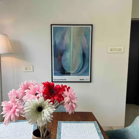 Connekthomes - Luxurious Modern Bliss In Bandra - 6br Apartment