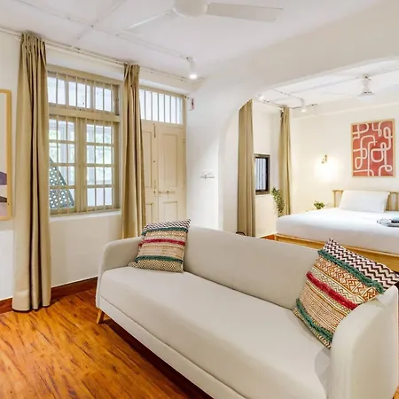 48b Stylish 1bhk Khar With Swing Apartment *