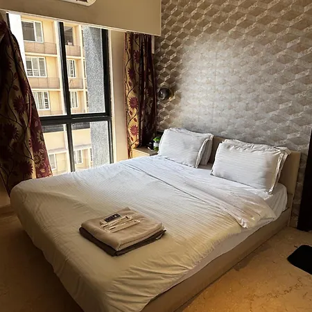 Apartment Ov Premium Near Bkc By Square One *