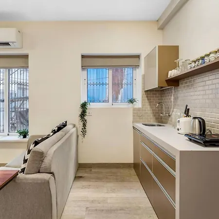 Maven Cozy Khar West 1bhk Near Bandra Apartment Mumbai