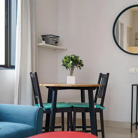 Quirky 1bhk In Bandra W By Square One Apartment