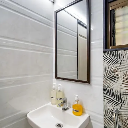 Dido 1bhk In Bandra W By Square One Apartment *
