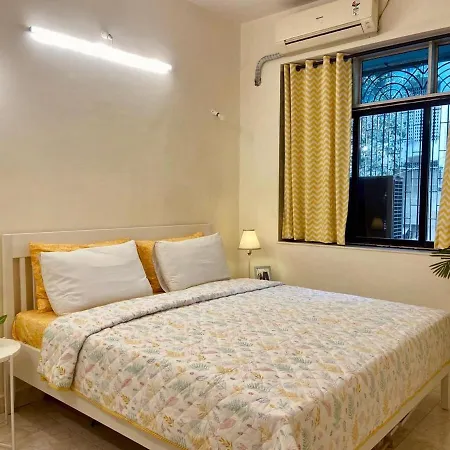 Spacious 1 Bed 2 Bath Bandra Balcony Wifi * Mumbai
