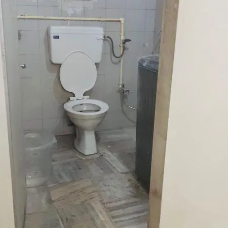 1 Bedroom Service In Shivaji Park By Florastays *