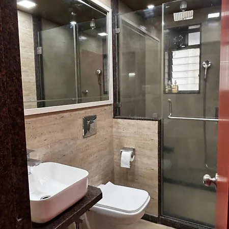Pearl 1bhk In Bandra W By Square One Apartment