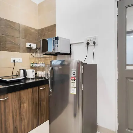 Earthy: Large 1 Bhk In Gated Society * Mumbai
