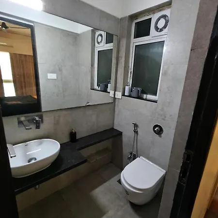 The Crest Bkc Apartment Mumbai