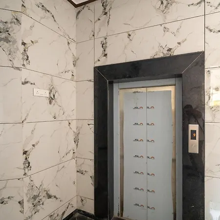 Zara Chic 1 Bhk Bandra W Gated 247 Security Apartment *