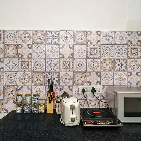 48b Stylish 1bhk Khar With Swing Apartment *