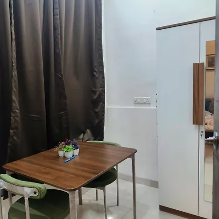 Iss 506 Private With Balcony Andheri West Apartment