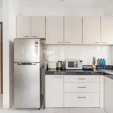 Athena Elegant 2bhk In Khar Gated Connected Apartment *