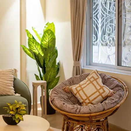 Stella 3bhk In Khar By Square One