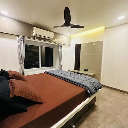 Rahul's Retreat Jacuzzi Apartment *