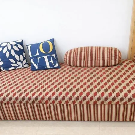 1bhk Recliners 55 Inchs Led Netflix Near Juhu Airport Nanavati Parle * Mumbai