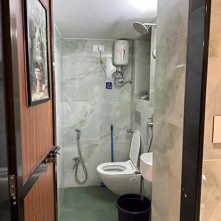 Enchante - 15 Mins From Lilavati & Nanavati Apartment Mumbai