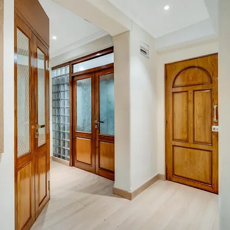 Stella 3bhk In Khar By Square One *