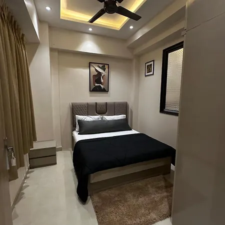 Izaara - 15 Mins From Lilavati & Nanavati *