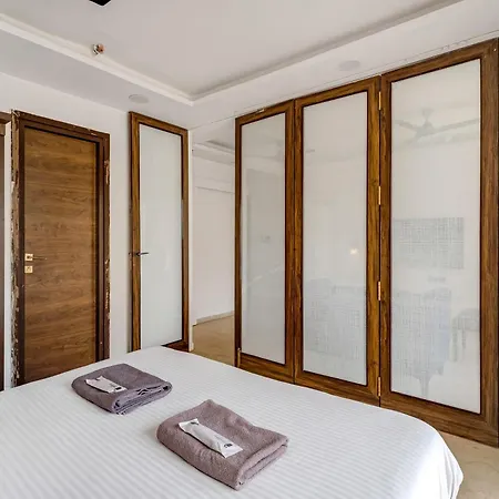 Brio Near Bkc Pool Wi-fi Kitchen * Mumbai