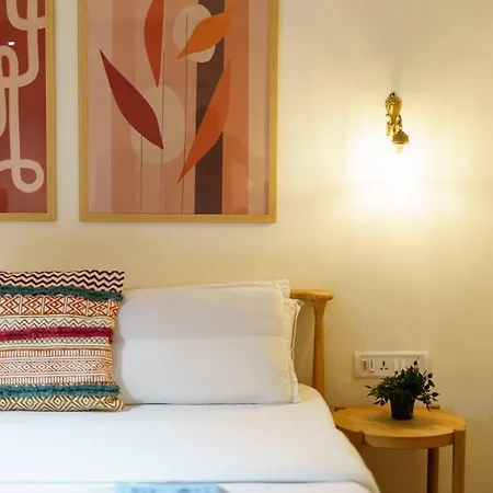 Apartment 48b Stylish 1bhk Khar With Swing
